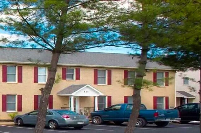 Building Photo - 500 Brookfield Dr