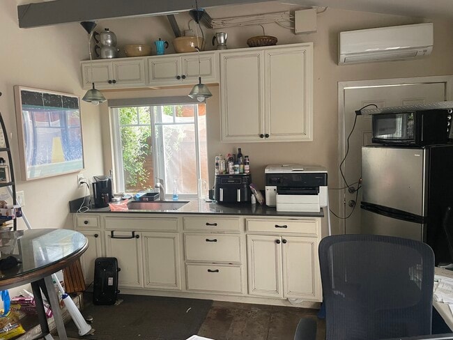 Building Photo - 7691 Hanna St