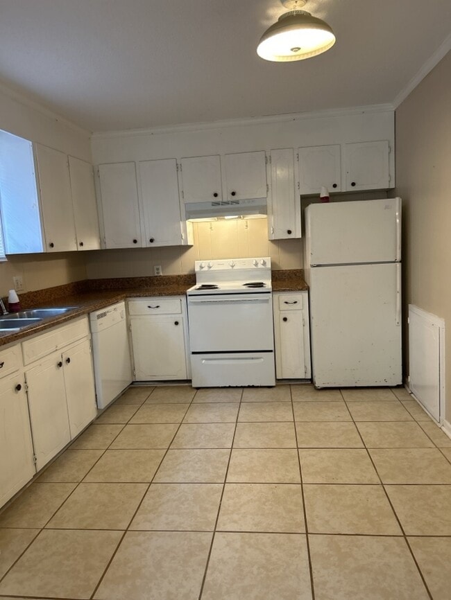 Building Photo - 205 Hammond Cir