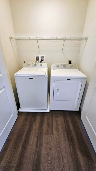 Building Photo - 61 N Conifer Dr