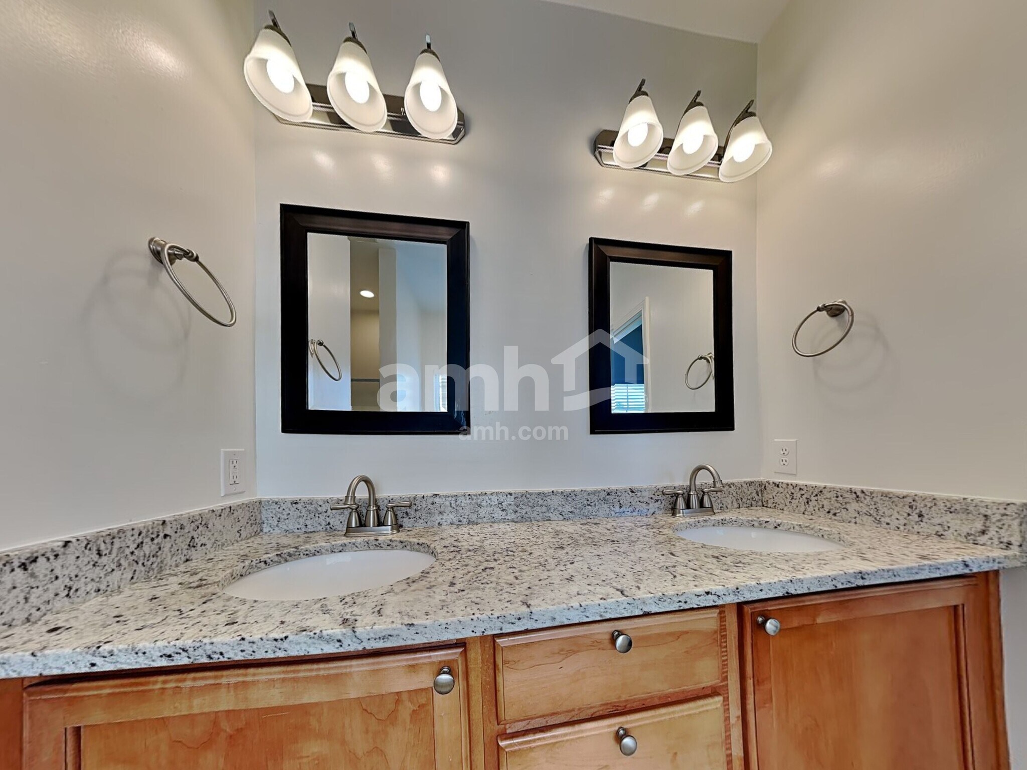 Building Photo - 632 Stonebridge Cir
