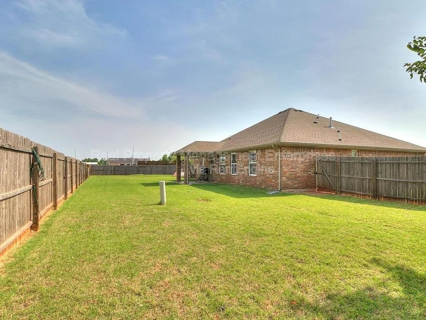 Building Photo - 532 W Shadow Ridge Way