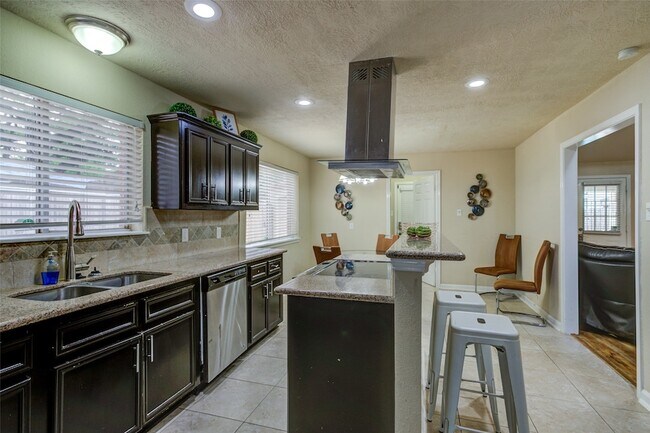 Building Photo - 6614 Winkleman Rd