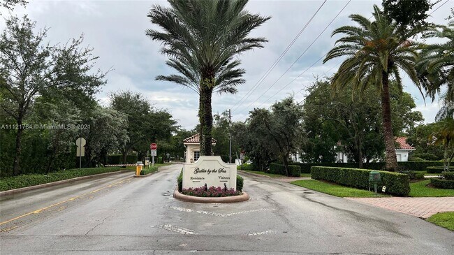 Building Photo - 1460 Campamento Ave