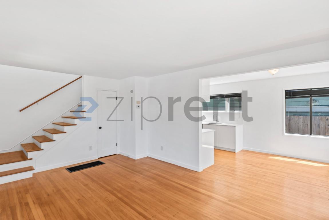Building Photo - Unit 905