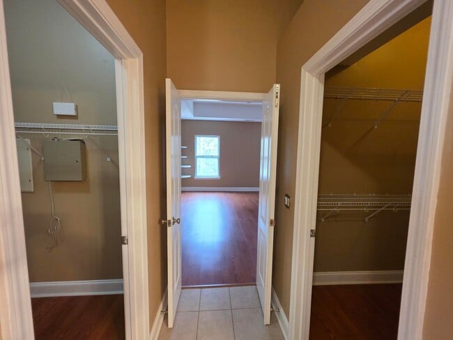 Building Photo - 9 Haven Point