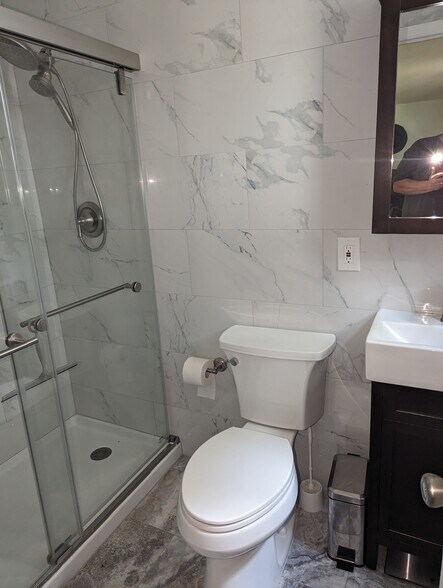 ground floor bathroom - 544 Drakestown Rd