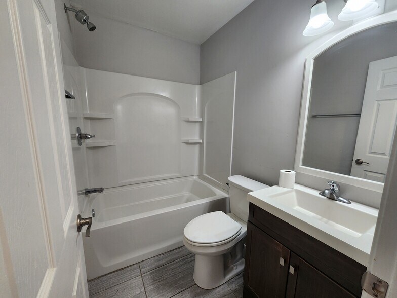 Building Photo - 4585 Manayunk Ave