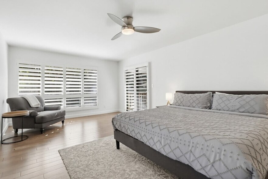 Building Photo - 561 S Sierra Ave