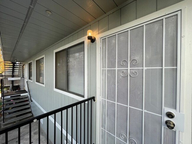 Primary Photo - Nice and clean 3 beds 2 baths located in c...
