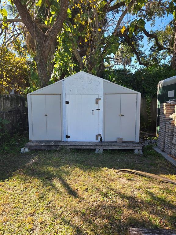 Building Photo - 101 W Lemon St