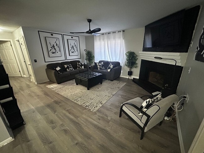 Building Photo - 7106 Linkcrest Dr