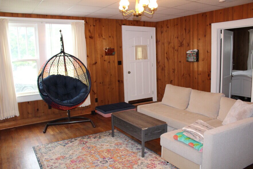 Living Room - 60 Pulliam St