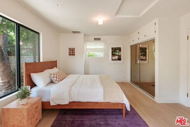 Building Photo - 8754 Dorrington Ave