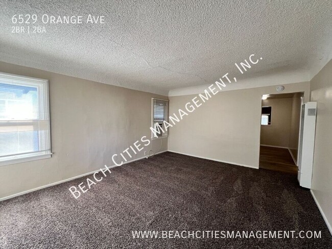 Building Photo - Large 2 Bedroom Home In North Long Beach