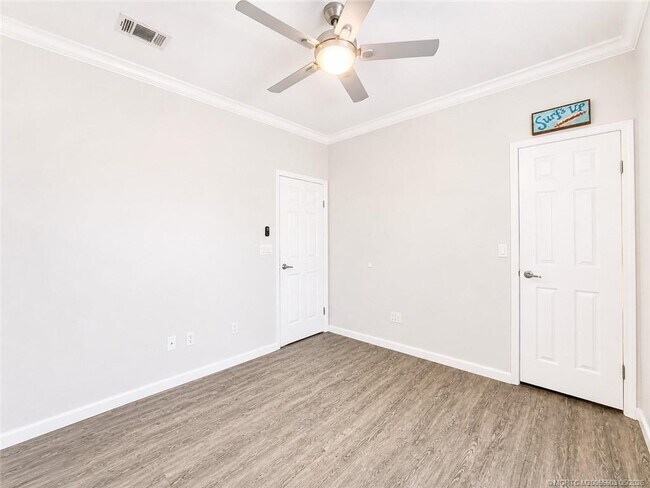 Building Photo - 252 NE Ebbtide Way