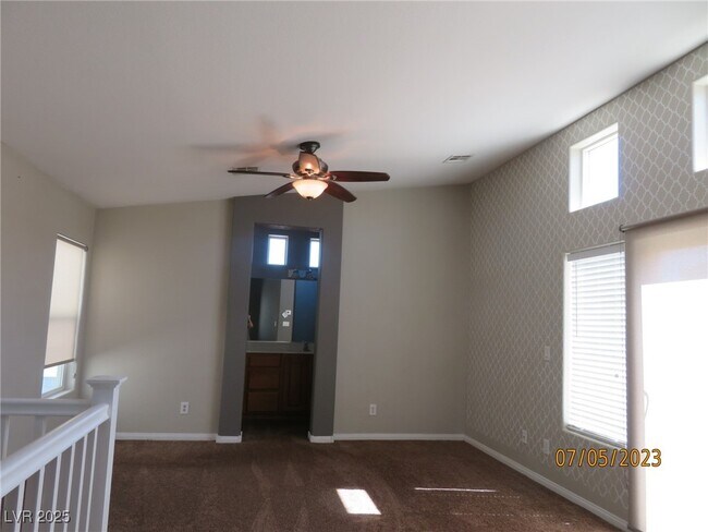 Building Photo - 9342 Autumn View Ave