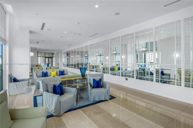 Building Photo - 2000 Metropica Wy