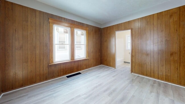 Building Photo - Slavic Village - 4 Bedroom - Single Family Home