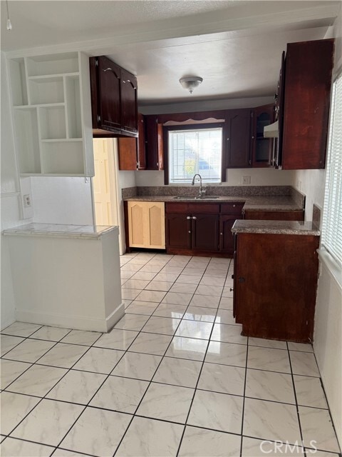 Building Photo - 3913 W 118th St