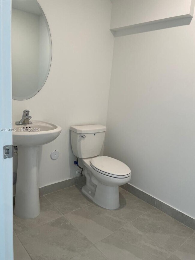 Building Photo - 212 SW 159th Ter