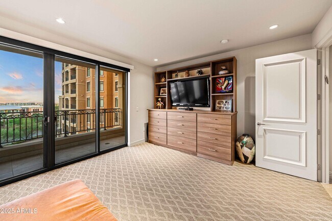 Building Photo - 7181 E Camelback Rd