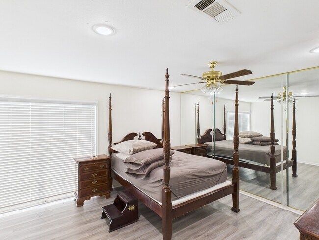 Building Photo - 7611 Hopewell Ln