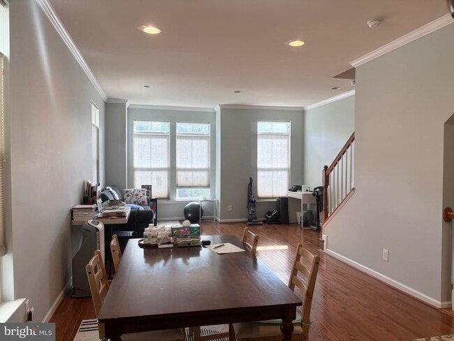 Building Photo - 9462 Canonbury Square