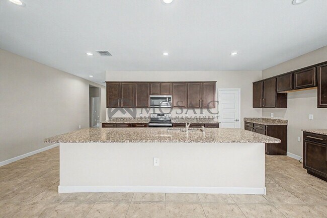 Building Photo - 10617 S 54th Ln