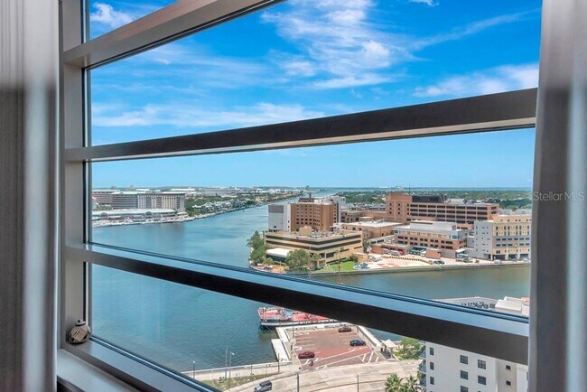 Building Photo - 275 Bayshore Blvd