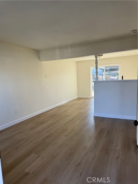 Building Photo - 558 S Benjamin St