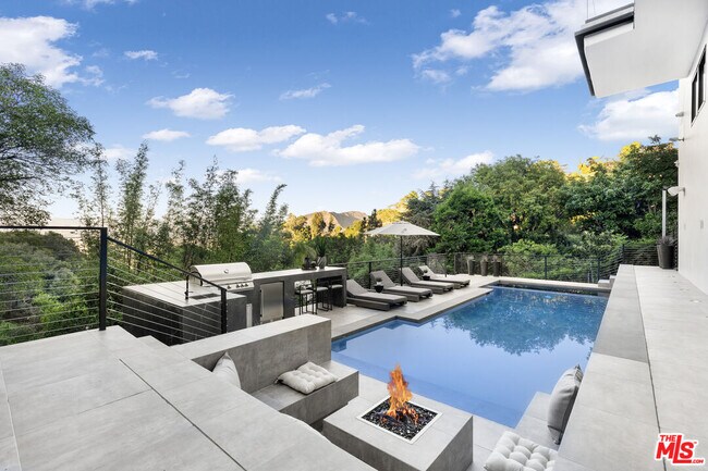 Building Photo - 7317 Caverna Dr