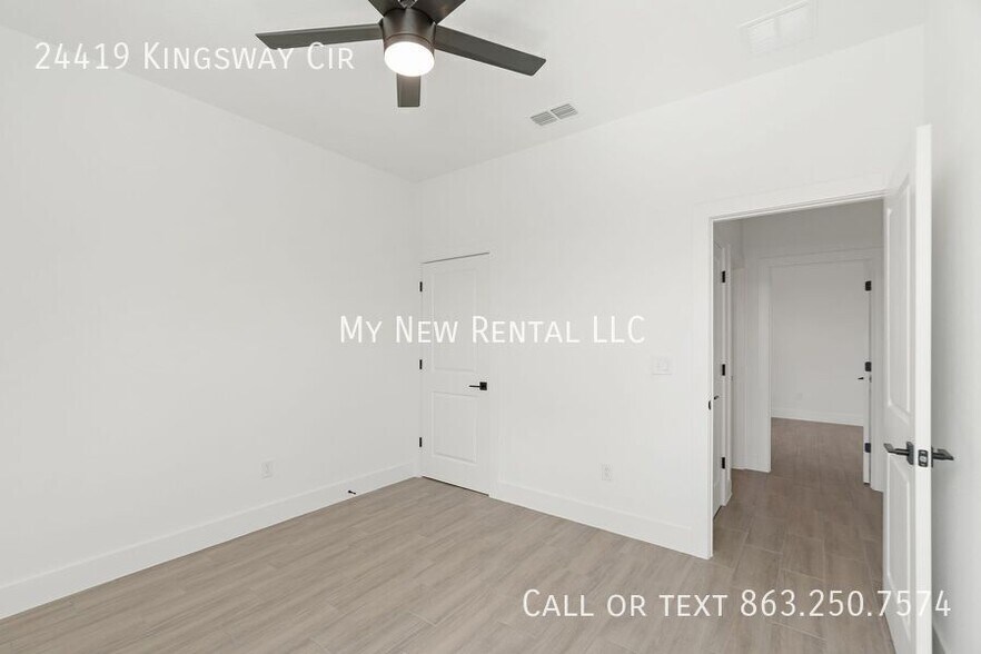 Building Photo - 24419 SW Kingsway Cir