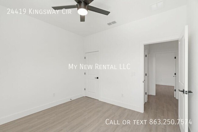 Building Photo - 24419 SW Kingsway Cir