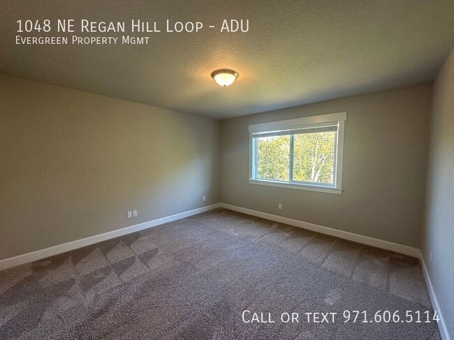 Building Photo - 1048 NE Regan Hill Loop