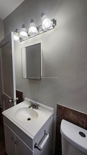 Building Photo - 1341 Hollyhock Cir E