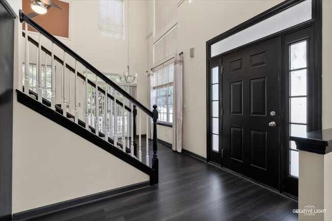 Building Photo - 230 St James Pkwy