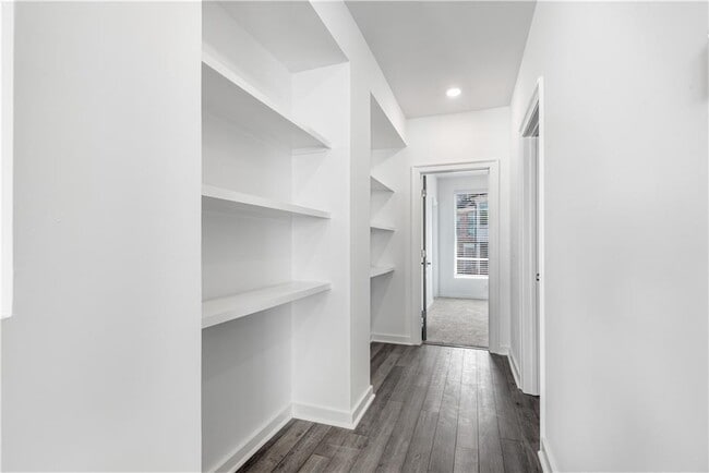 Building Photo - 501 Burton Dr