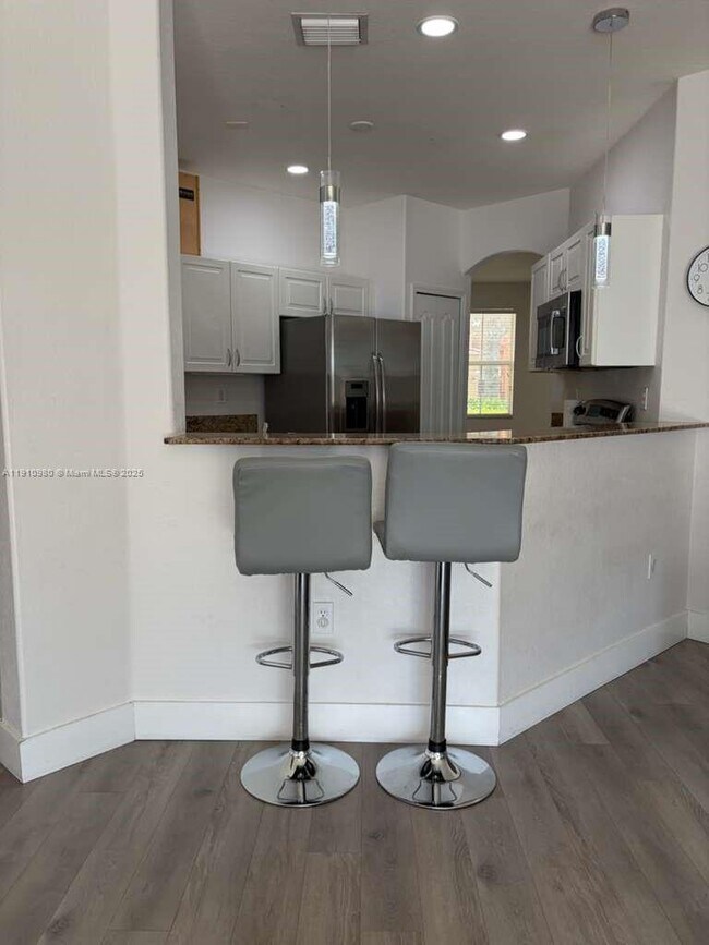 Building Photo - 8666 NW 114th Ave