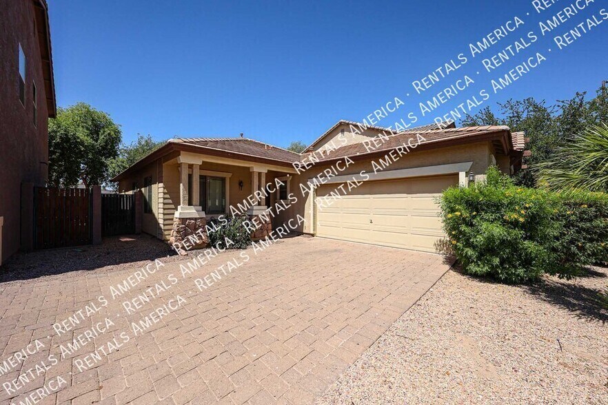 Building Photo - 2010 S Falcon Dr
