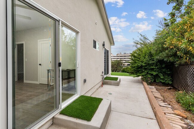 Building Photo - Overlooks SDSU!