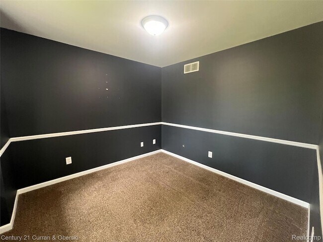 Building Photo - 3493 Silver Stone Dr