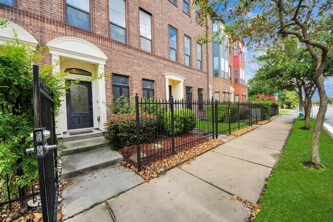 Building Photo - 2110 Shearn St