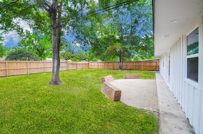 Building Photo - 6107 Kuldell Dr