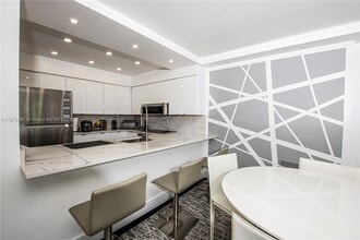 Building Photo - 401 Ocean Dr