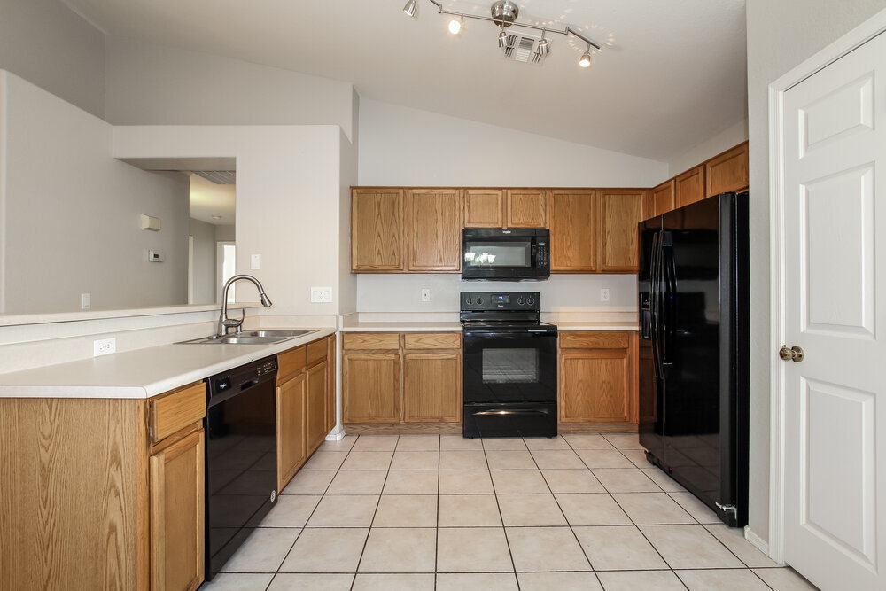 Building Photo - 3319 W Louise Dr