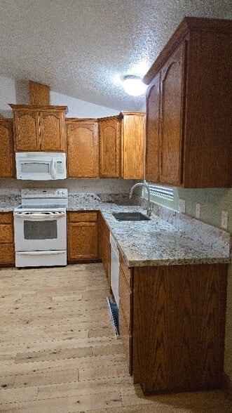 Building Photo - 2991 Table Rock Rd