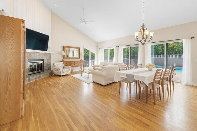 Building Photo - 60 Quogue Riverhead Rd