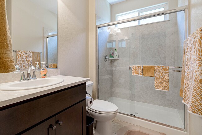 Building Photo - 582 Pasture Ave