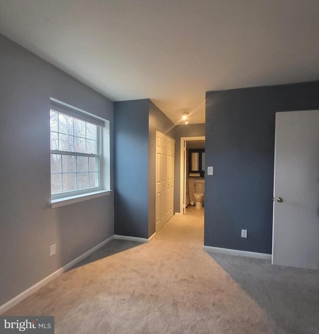 Building Photo - 5800 Cove Landing Rd